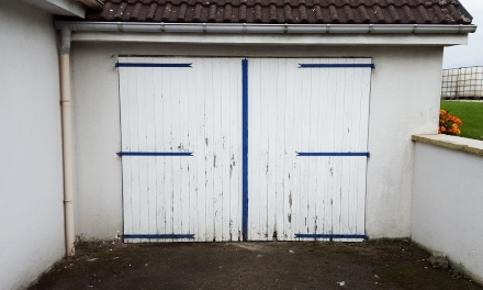 Porte de garage sectionnelle BLANC Panneau lisse à Grougis (02)