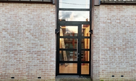Porte d'entrÃ©e en Aluminium noir Ã  Annois (Aisne)